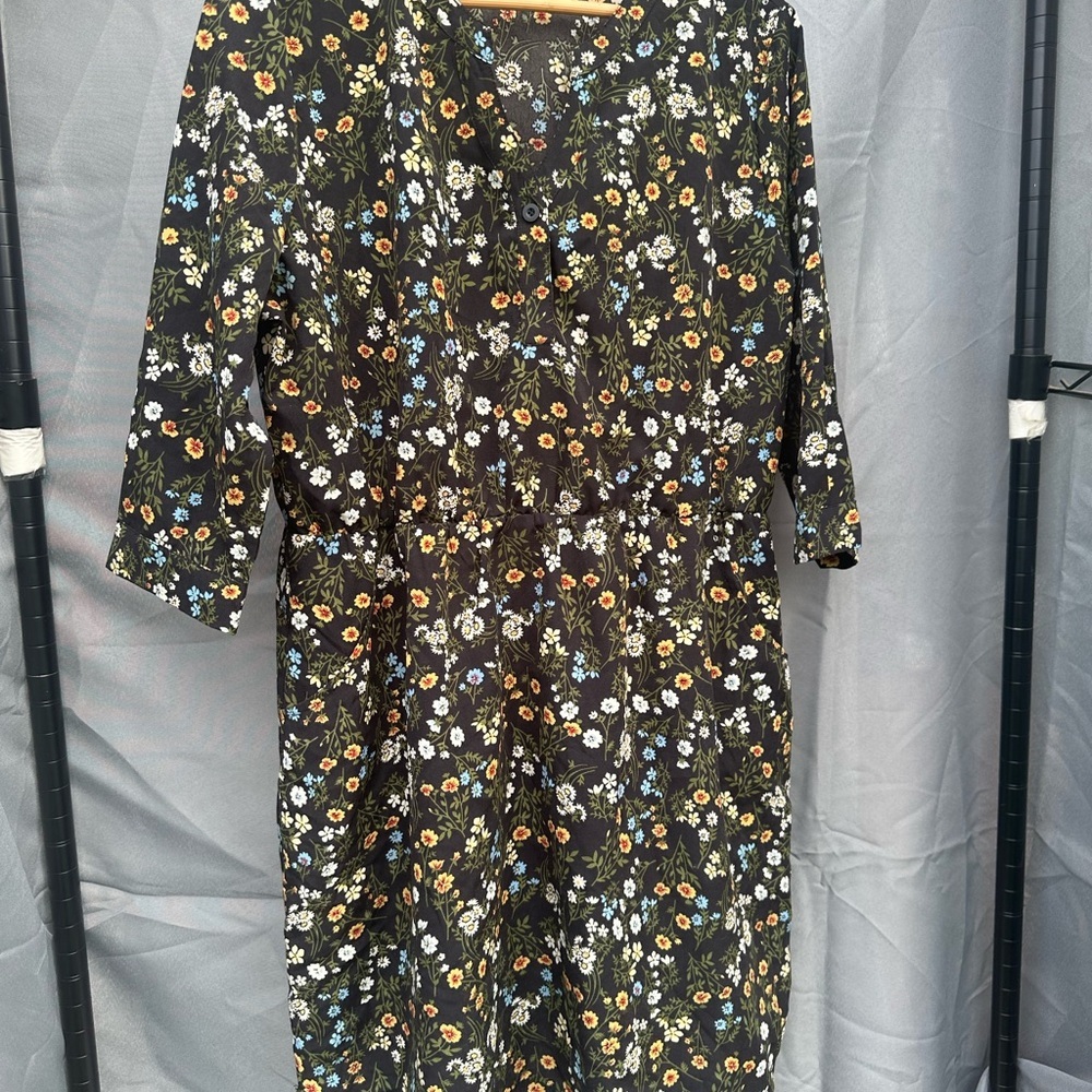 Floral Button-Up Dress w/pockets size Large